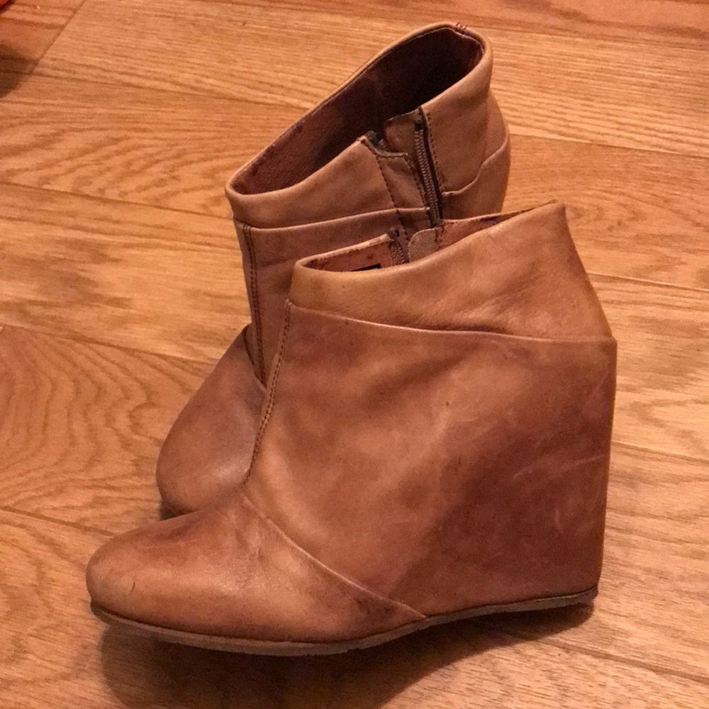 Ugg wedge boots